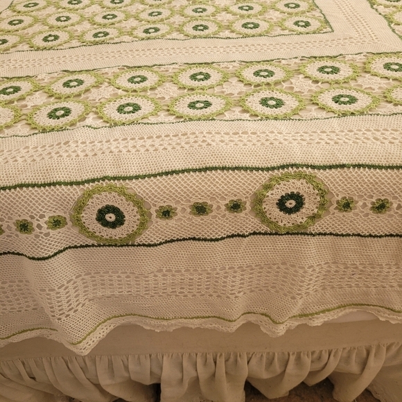 Vintage Green and White Crocheted King Size Coverlet - Picture 2 of 5